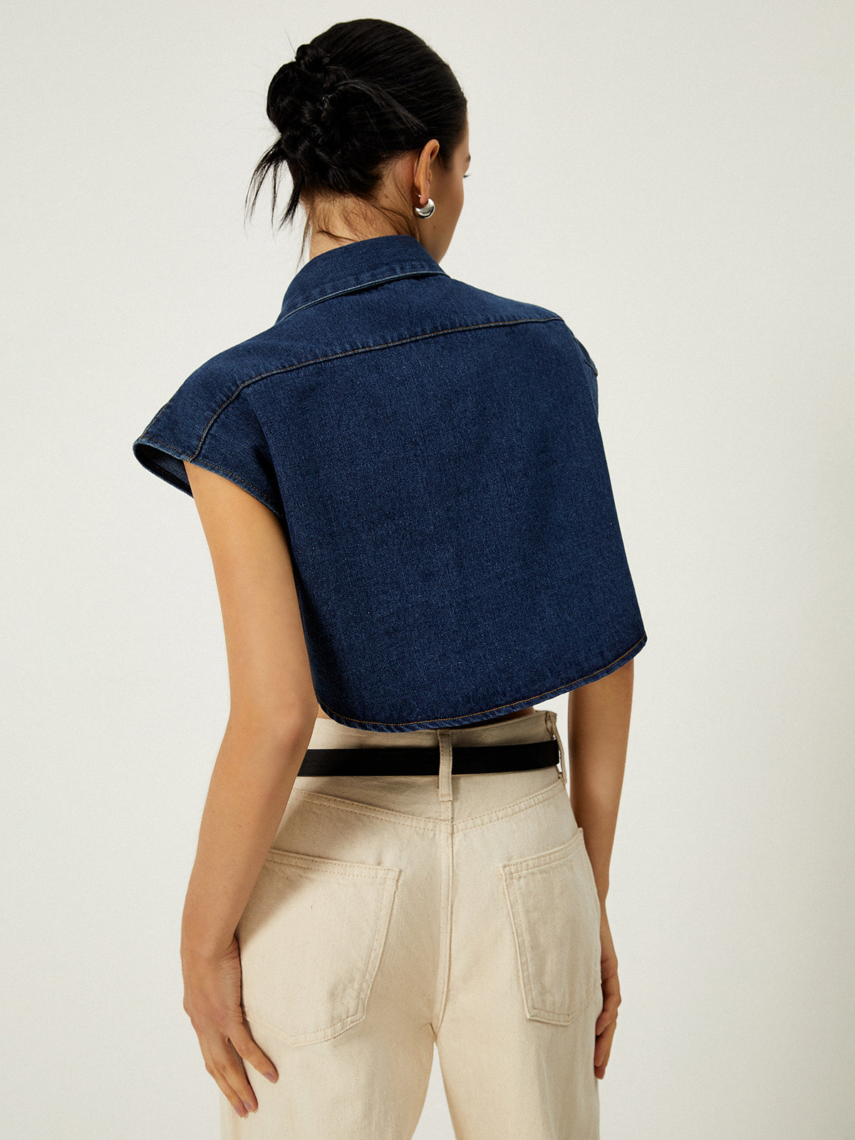 La Vie │ Gilet en denim à poches et col