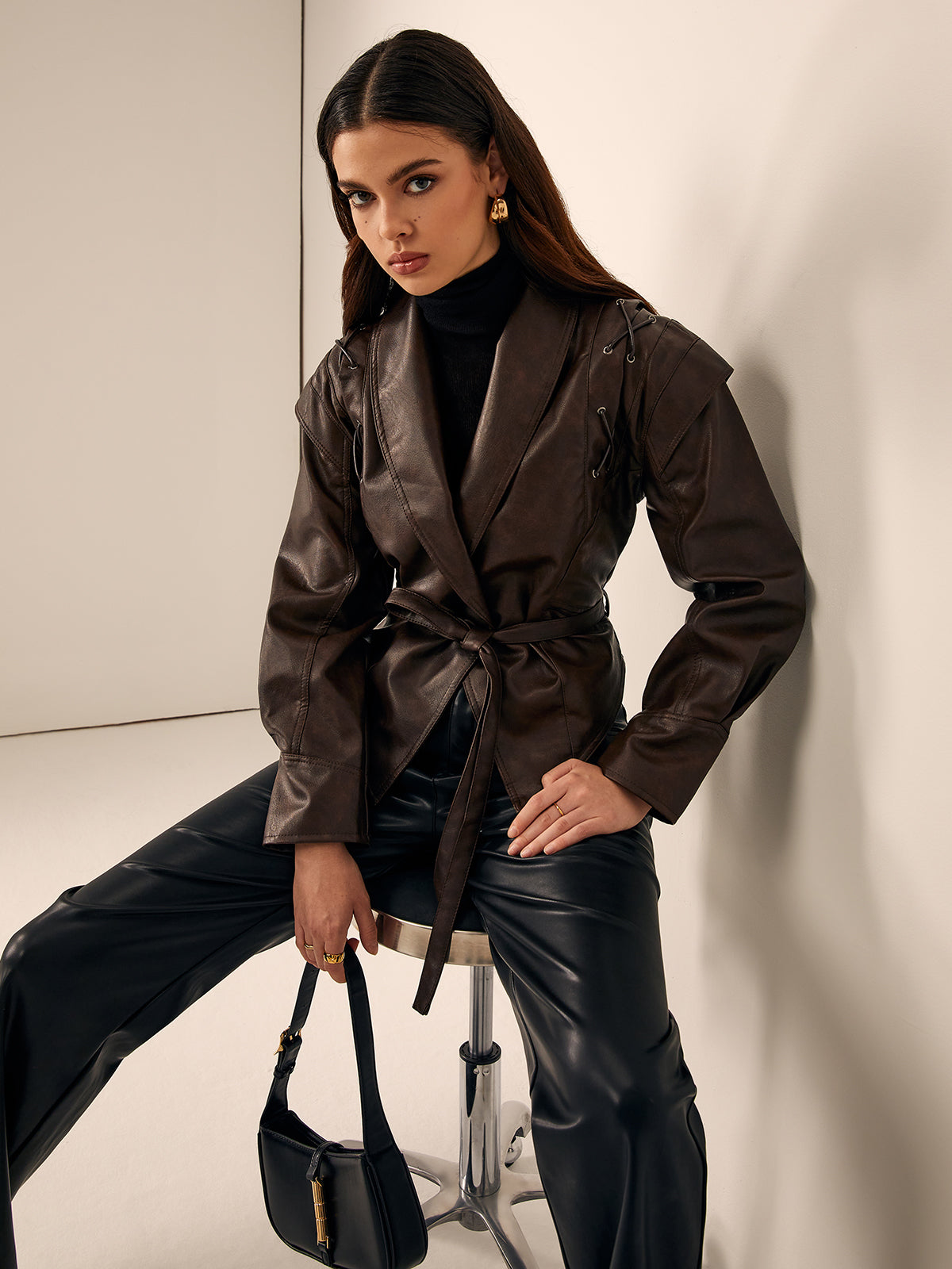 La Vie │ Veste en faux cuir passepoilée