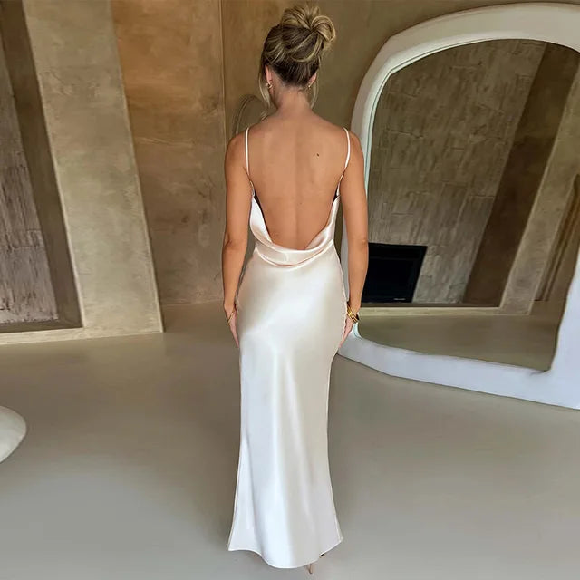 Lilith - Robe longue élégante en satin dos nu
