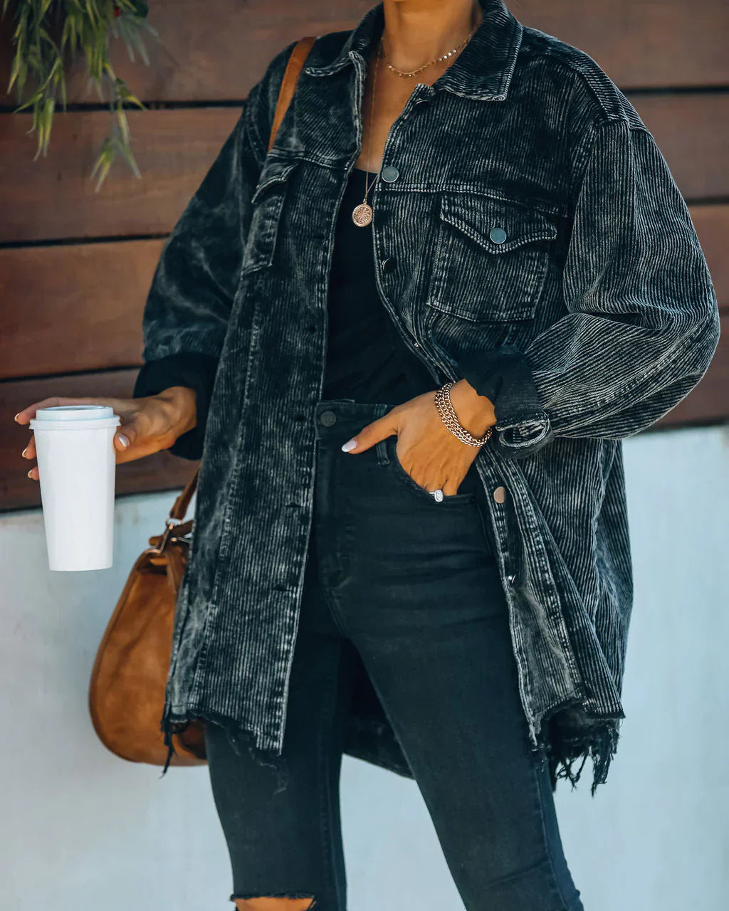 Veste élégante avec détails vieillis et poches confortables en gris