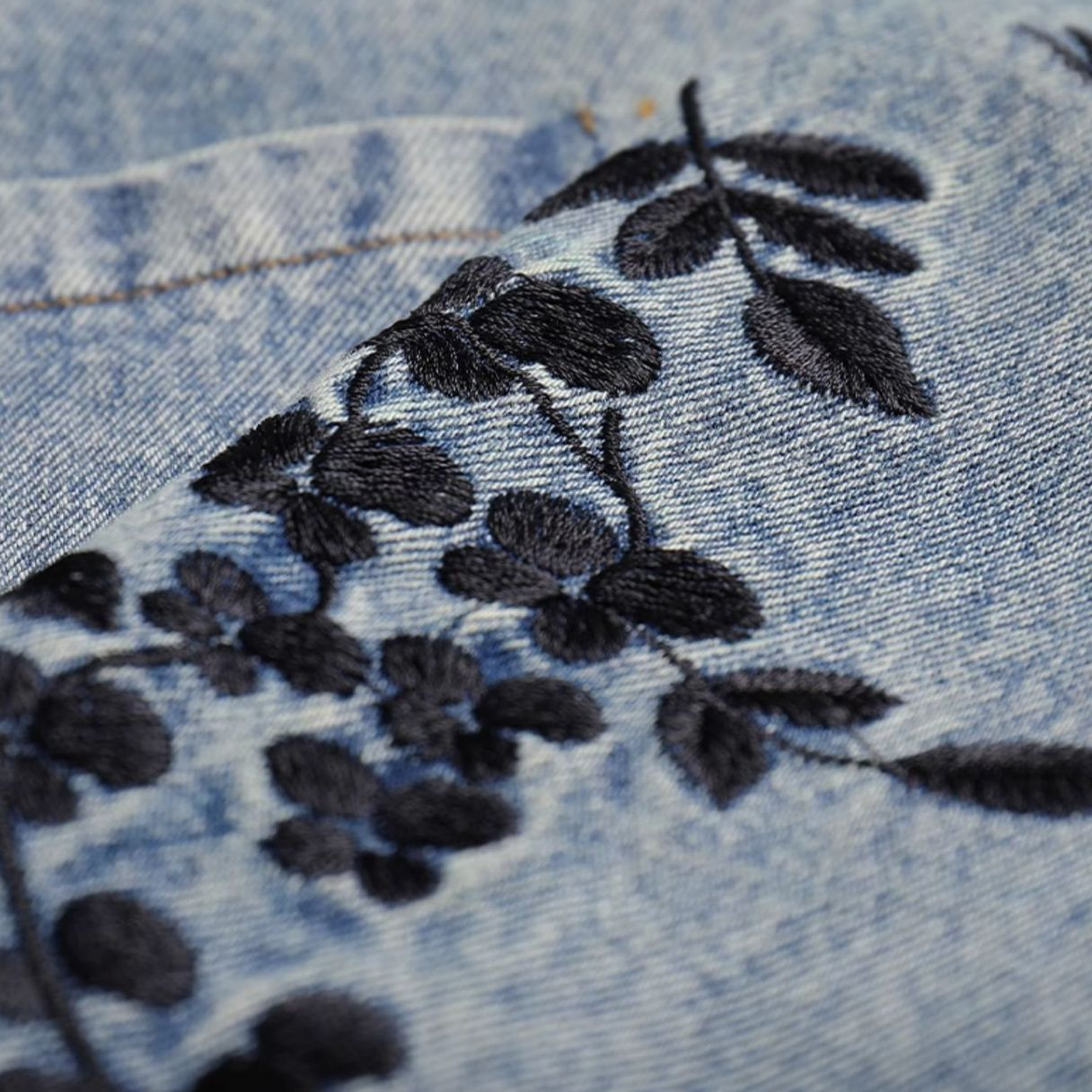 Ophélie - Veste en jean à fleurs vintage
