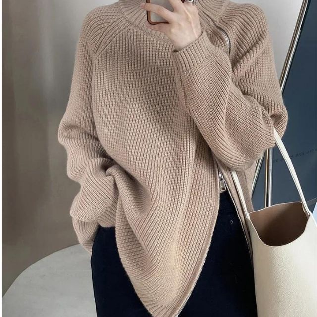 Catyla - Pull en maille côtelée avec ourlet asymétrique