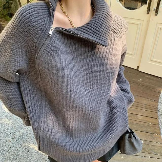 Catyla - Pull en maille côtelée avec ourlet asymétrique