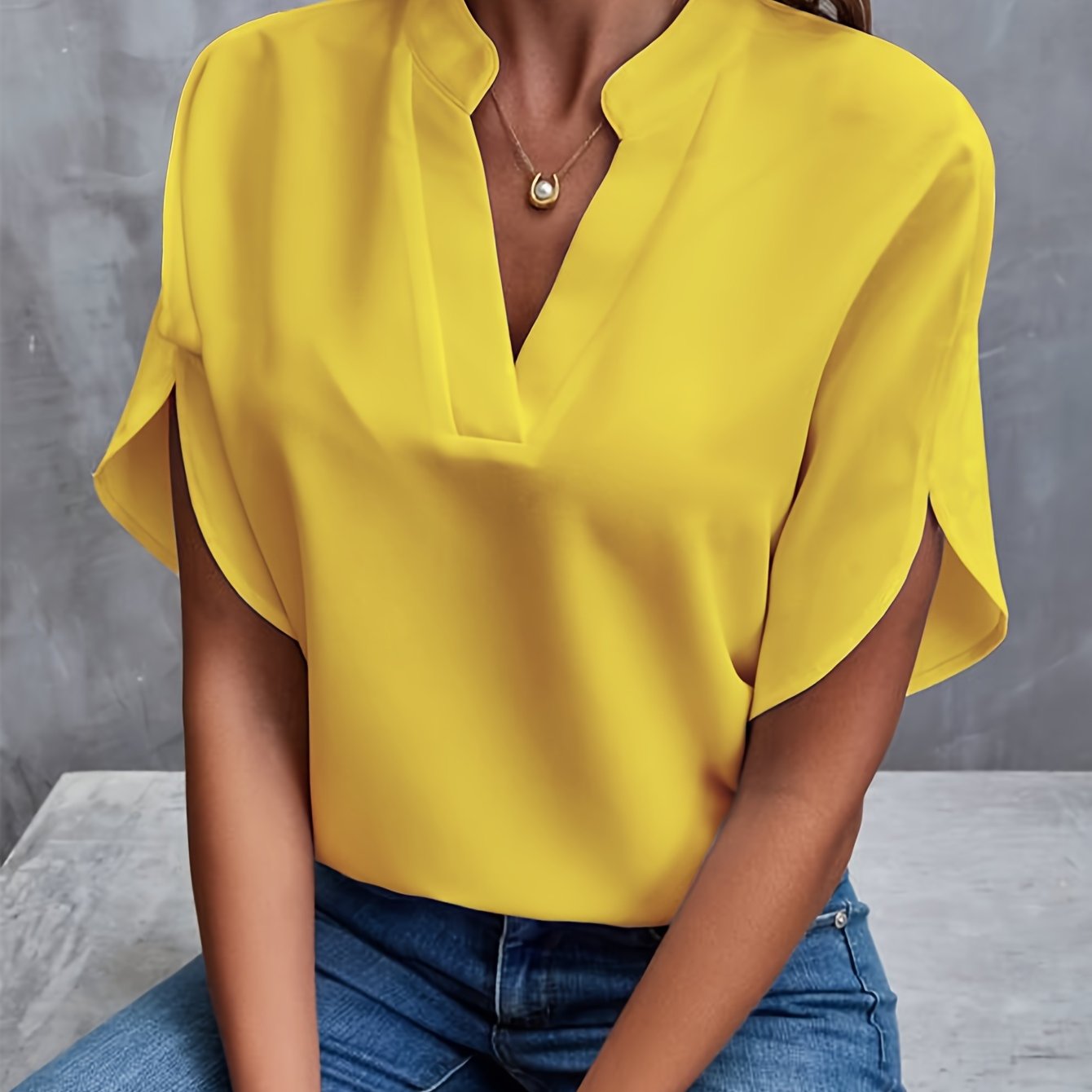 Nara - Top Élégant à Col V avec Manches Stylées pour Femmes