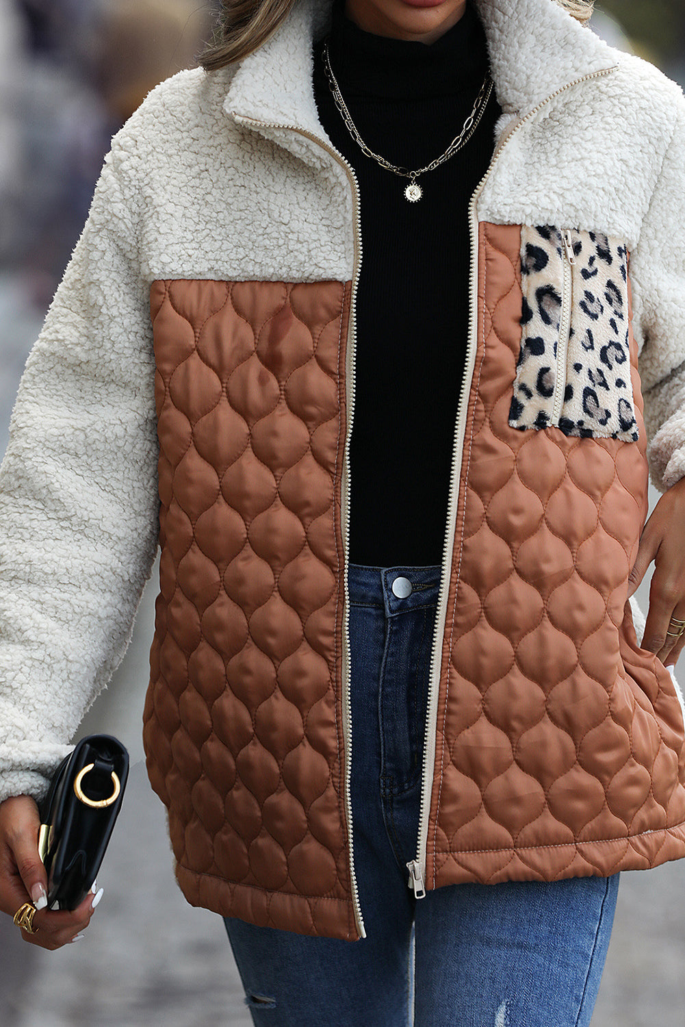 Élise - Veste Zippée à Col Montant en Sherpa à Patches Léopard