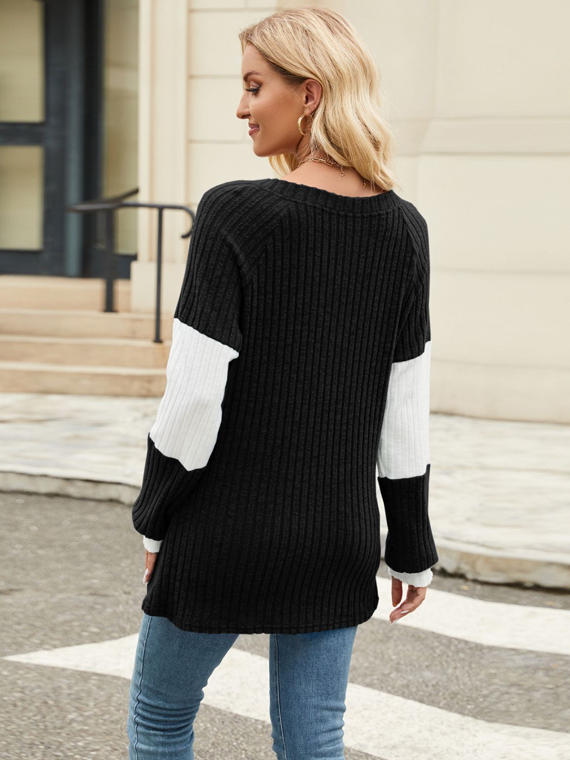 Layla - T-shirt à manches longues et col en V avec blocs de couleur pour femme
