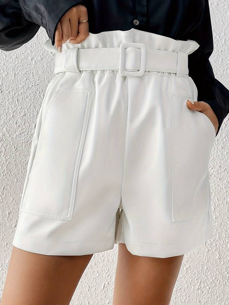 Matilda - Short uni avec ceinture en similicuir