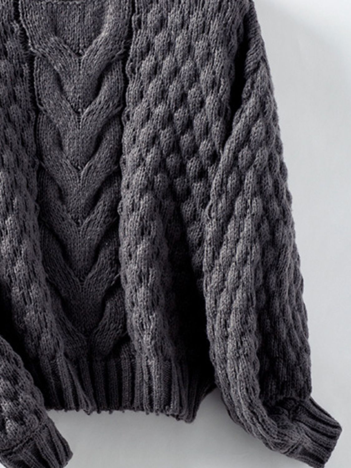 Elara - Pull à col rond et manches longues en maille torsadée pour femme