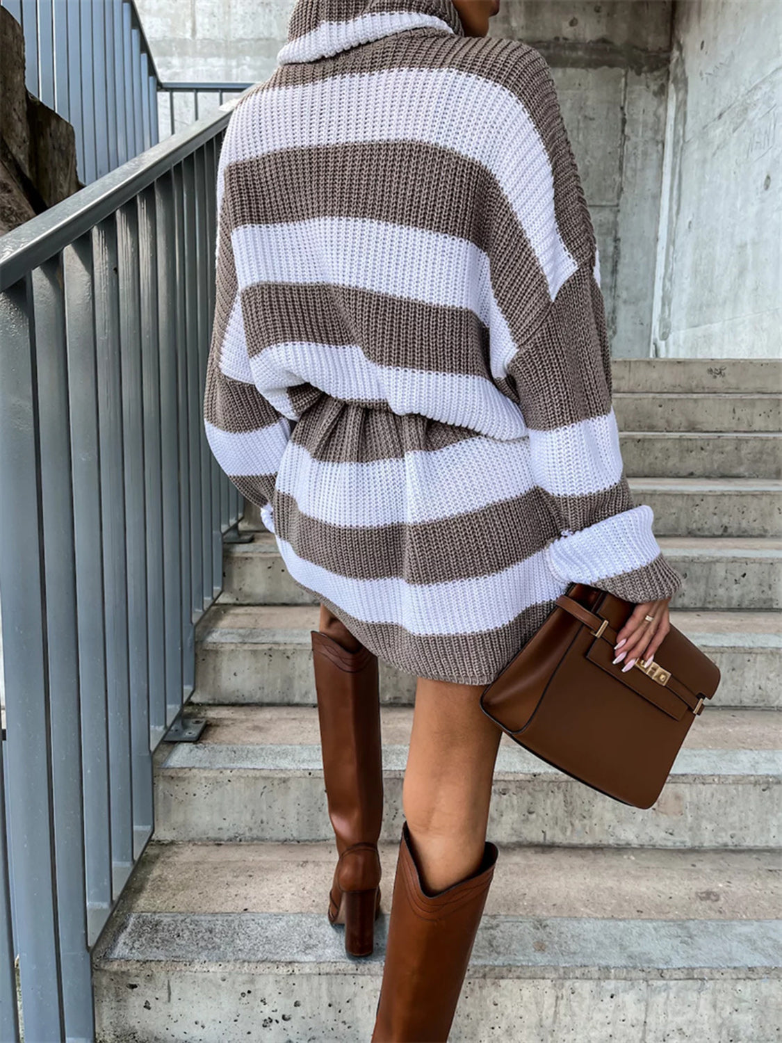 Lila - Robe pull à col roulé rayée pour femme