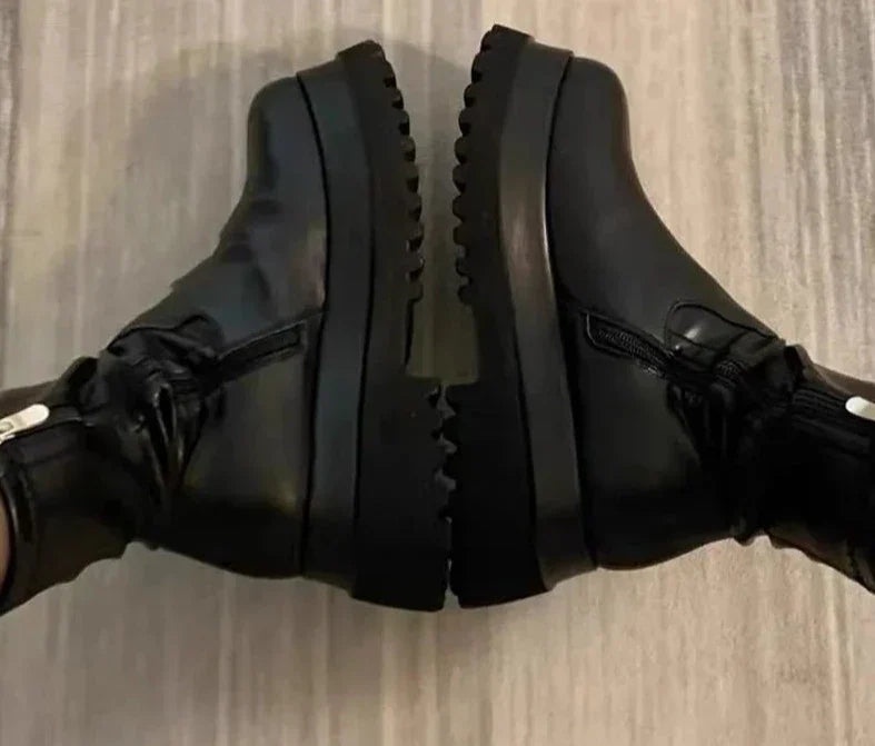 Mathilde - Bottines Noires À Gros Talons