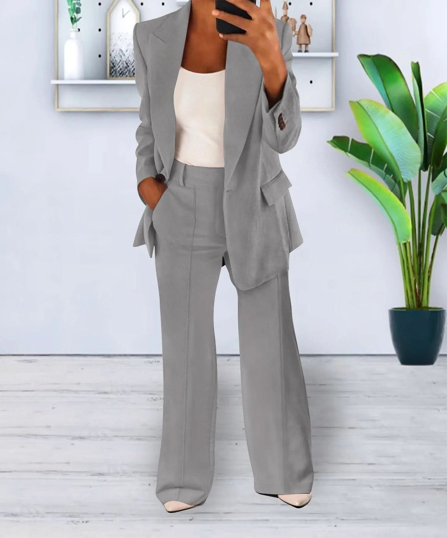 Costume d'affaires chic, polyvalent et élégant pour femme
